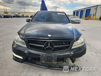 Piąte zdjęcie samochodu w środku: 2014 MERCEDES-BENZ C 300 4MATIC VIN:WDDGF8AB1EG229724 - miniatura