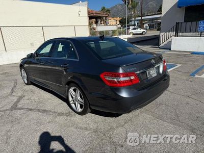 Trzecie zdjęcie samochodu z tyłu: 2011 MERCEDES-BENZ E 550 4MATIC VIN:WDDHF9AB1BA364646 - miniatura