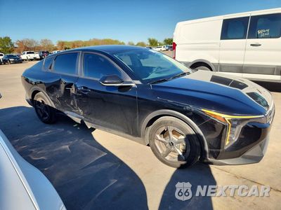 Czwarte zdjęcie samochodu z boku: 2025 KIA K4 LXS VIN:3KPFT4DE5SE071624 - miniatura