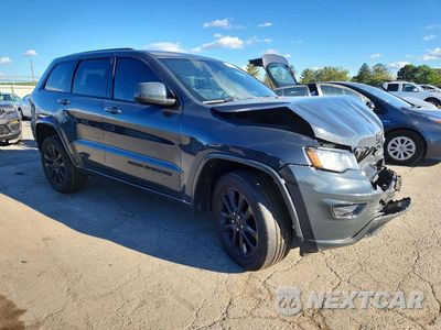 Czwarte zdjęcie samochodu z boku: 2017 JEEP GRAND CHEROKEE LAREDO VIN:1C4RJFAG1HC919129 - miniatura