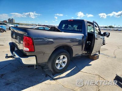 Trzecie zdjęcie samochodu z tyłu: 2019 RAM 1500 CLASSIC TRADESMAN VIN:3C6JR6AG7KG502325 - miniatura