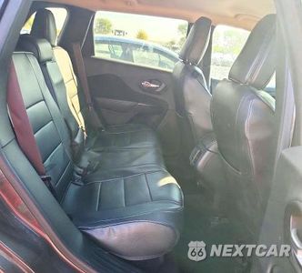Zdjęcie 10 z 12 samochodu: 2014 JEEP CHEROKEE LATITUDE VIN:1C4PJMCS4EW260891 - miniatura