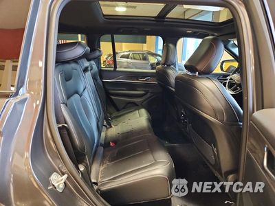 Zdjęcie 11 z 13 samochodu: 2025 JEEP GRAND CHEROKEE LIMITED VIN:1C4RJHBGXSC280413 - miniatura