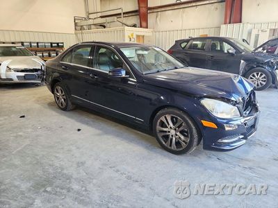 Czwarte zdjęcie samochodu z boku: 2013 MERCEDES-BENZ C 300 4MATIC VIN:WDDGF8AB1DR267649 - miniatura