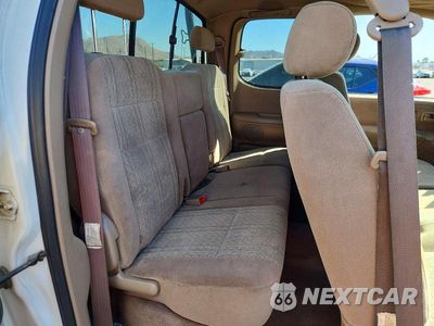 Zdjęcie 10 z 12 samochodu: 2004 TOYOTA TUNDRA SR5 VIN:5TBRT341X4S453704 - miniatura
