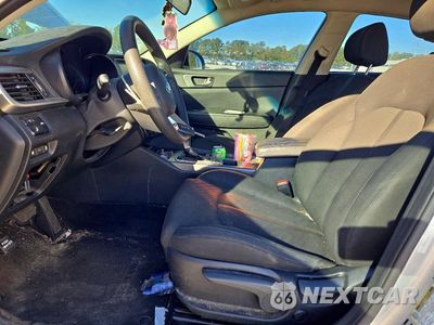 Zdjęcie 7 z 12 samochodu: 2019 KIA OPTIMA LX VIN:5XXGT4L37KG335180 - miniatura
