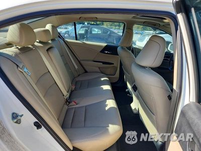 Zdjęcie 10 z 12 samochodu: 2016 HONDA ACCORD TOURING VIN:1HGCR3F95GA006070 - miniatura