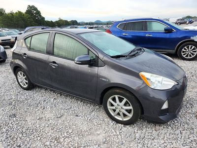 Czwarte zdjęcie samochodu z boku: 2012 TOYOTA PRIUS C THREE VIN:JTDKDTB34C1513143 - miniatura