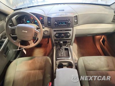 Zdjęcie 8 z 14 samochodu: 2007 JEEP GRAND CHEROKEE LAREDO VIN:1J8GR48K67C600248 - miniatura