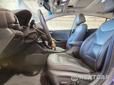 Zdjęcie 7 z 12 samochodu: 2017 HYUNDAI IONIQ LIMITED VIN:KMHC85LC4HU039831 - miniatura