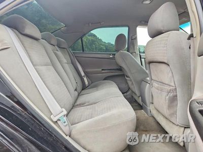 Zdjęcie 10 z 12 samochodu: 2005 TOYOTA CAMRY STANDARD VIN:4T1BE32K05U582302 - miniatura
