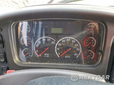 Zdjęcie 9 z 14 samochodu: 2012 FREIGHTLINER CHASSIS B2B VIN:4UZABRDT0CCBF9315 - miniatura