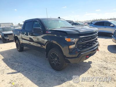 Czwarte zdjęcie samochodu z boku: 2025 CHEVROLET SILVERADO K1500 TRAIL BOSS CUSTOM VIN:3GCUKCED9SG198858 - miniatura