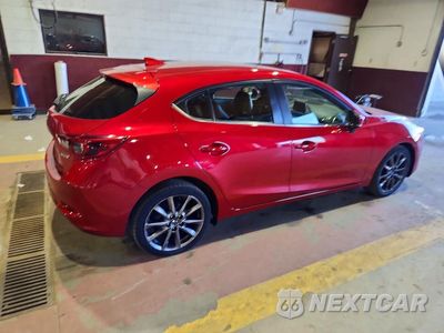 Trzecie zdjęcie samochodu z tyłu: 2018 MAZDA 3 GRAND TOURING VIN:3MZBN1M39JM215523 - miniatura