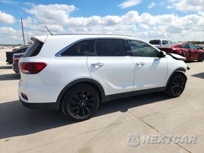 Trzecie zdjęcie samochodu z tyłu: 2020 KIA SORENTO EX V6 VIN:5XYPH4A59LG709114 - miniatura