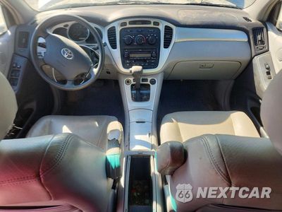 Zdjęcie 8 z 13 samochodu: 2005 TOYOTA HIGHLANDER BASE VIN:JTEGD21A250120794 - miniatura