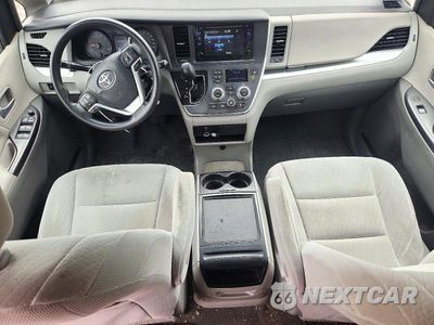 Zdjęcie 8 z 13 samochodu: 2017 TOYOTA SIENNA LE VIN:5TDKZ3DC7HS841911 - miniatura