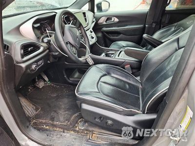 Zdjęcie 7 z 12 samochodu: 2025 CHRYSLER PACIFICA LIMITED VIN:2C4RC1GG4SR554982 - miniatura