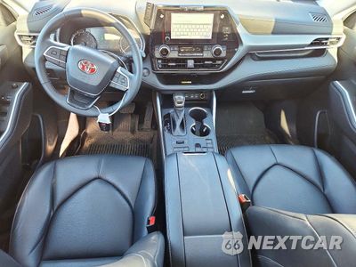 Zdjęcie 8 z 13 samochodu: 2024 TOYOTA HIGHLANDER XLE VIN:5TDKDRBH7RS569202 - miniatura
