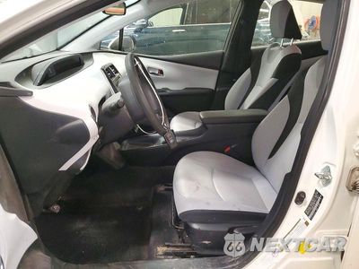 Zdjęcie 7 z 12 samochodu: 2016 TOYOTA PRIUS TWO VIN:JTDKBRFU8G3014724 - miniatura