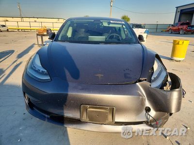 Piąte zdjęcie samochodu w środku: 2019 TESLA MODEL 3 VIN:5YJ3E1EA2KF434737 - miniatura