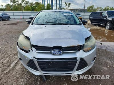 Piąte zdjęcie samochodu w środku: 2014 FORD FOCUS VIN:1FADP3K21EL142592 - miniatura