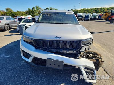 Piąte zdjęcie samochodu w środku: 2025 JEEP GRAND CHEROKEE LAREDO VIN:1C4RJHAG5SC325100 - miniatura