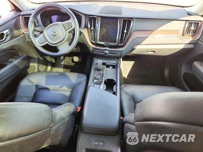 Zdjęcie 8 z 12 samochodu: 2022 VOLVO XC60 B5 MOMENTUM VIN:YV4L12RK7N1972736 - miniatura