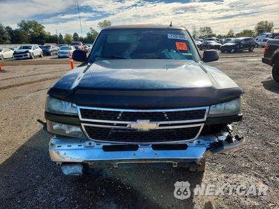 Piąte zdjęcie samochodu w środku: 2006 CHEVROLET SILVERADO K1500 VIN:1GCEK19B96Z192307 - miniatura