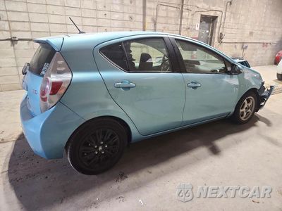 Trzecie zdjęcie samochodu z tyłu: 2013 TOYOTA PRIUS C TWO VIN:JTDKDTB36D1031548 - miniatura