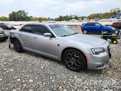 Czwarte zdjęcie samochodu z boku: 2018 CHRYSLER 300 S VIN:2C3CCAGG7JH241018 - miniatura