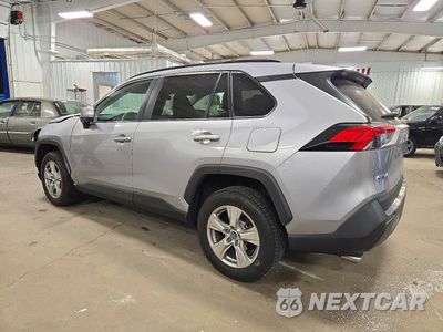 Drugie zdjęcie samochodu z przodu: 2021 TOYOTA RAV4 XLE VIN:2T3P1RFV6MC164455 - miniatura