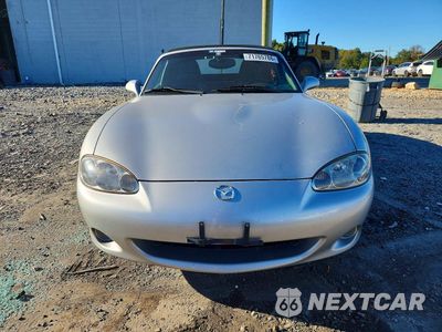 Piąte zdjęcie samochodu w środku: 2003 MAZDA MX-5 MIATA BASE VIN:JM1NB353X30312884 - miniatura