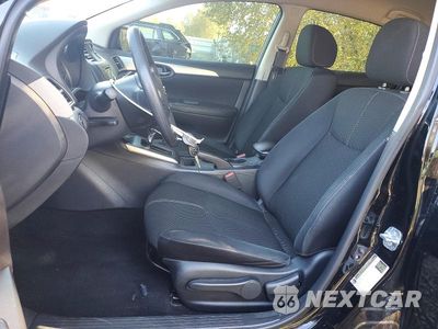Zdjęcie 7 z 13 samochodu: 2018 NISSAN SENTRA S VIN:3N1AB7AP2JY228790 - miniatura