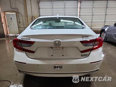 Zdjęcie 6 z 13 samochodu: 2018 HONDA ACCORD TOURING HYBRID VIN:1HGCV3F97JA002346 - miniatura