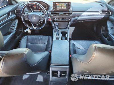 Zdjęcie 8 z 12 samochodu: 2018 HONDA ACCORD TOURING VIN:1HGCV1F94JA077364 - miniatura