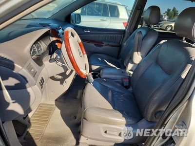 Zdjęcie 7 z 13 samochodu: 2004 TOYOTA SIENNA VIN:5TDBA22CX4S001636 - miniatura