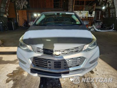Piąte zdjęcie samochodu w środku: 2018 CHEVROLET CRUZE LT VIN:1G1BE5SMXJ7123880 - miniatura