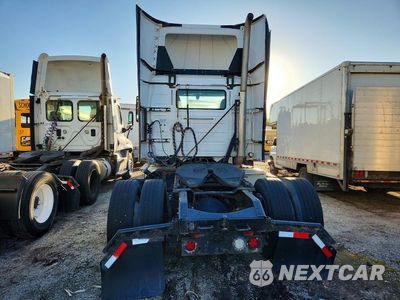 Zdjęcie 6 z 12 samochodu: 2018 VOLVO VN VNL - SEMI TRUCK VIN:4V4N39TG0JN892852 - miniatura
