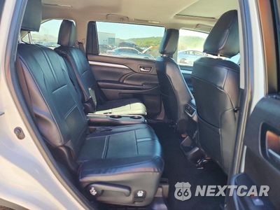 Zdjęcie 11 z 14 samochodu: 2019 TOYOTA HIGHLANDER XLE VIN:5TDKZRFH6KS350202 - miniatura