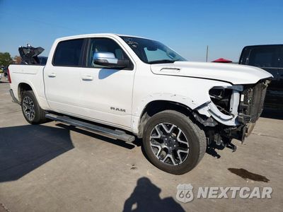 Czwarte zdjęcie samochodu z boku: 2025 RAM 1500 LARAMIE VIN:1C6SRFJP8SN516245 - miniatura