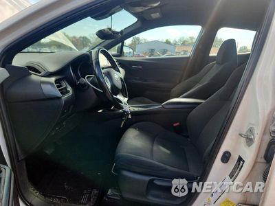 Zdjęcie 7 z 12 samochodu: 2018 TOYOTA C-HR XLE VIN:NMTKHMBXXJR009515 - miniatura