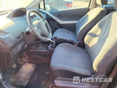 Zdjęcie 7 z 12 samochodu: 2010 TOYOTA YARIS BASE VIN:JTDJT4K34A5296753 - miniatura