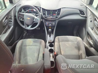 Zdjęcie 8 z 13 samochodu: 2018 CHEVROLET TRAX LS VIN:3GNCJKSBXJL410126 - miniatura