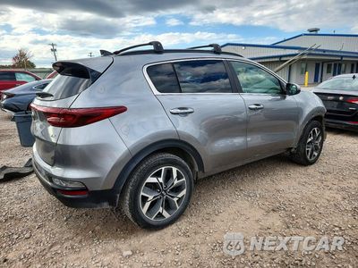Trzecie zdjęcie samochodu z tyłu: 2020 KIA SPORTAGE EX VIN:KNDPNCACXL7758353 - miniatura