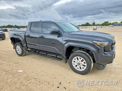 Czwarte zdjęcie samochodu z boku: 2024 TOYOTA TACOMA SR VIN:3TYKD5HN3RT015827 - miniatura