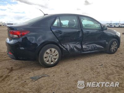 Trzecie zdjęcie samochodu z tyłu: 2018 KIA RIO LX VIN:3KPA24AB1JE046788 - miniatura