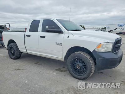 Czwarte zdjęcie samochodu z boku: 2018 RAM 1500 ST VIN:1C6RR7FG7JS231551 - miniatura