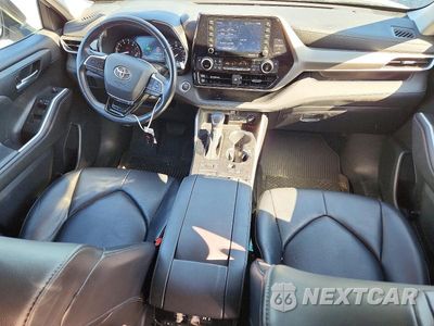 Zdjęcie 8 z 14 samochodu: 2021 TOYOTA HIGHLANDER XLE VIN:5TDGZRBH4MS135092 - miniatura