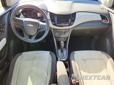 Zdjęcie 8 z 13 samochodu: 2018 CHEVROLET TRAX LS VIN:3GNCJKSB4JL254357 - miniatura
